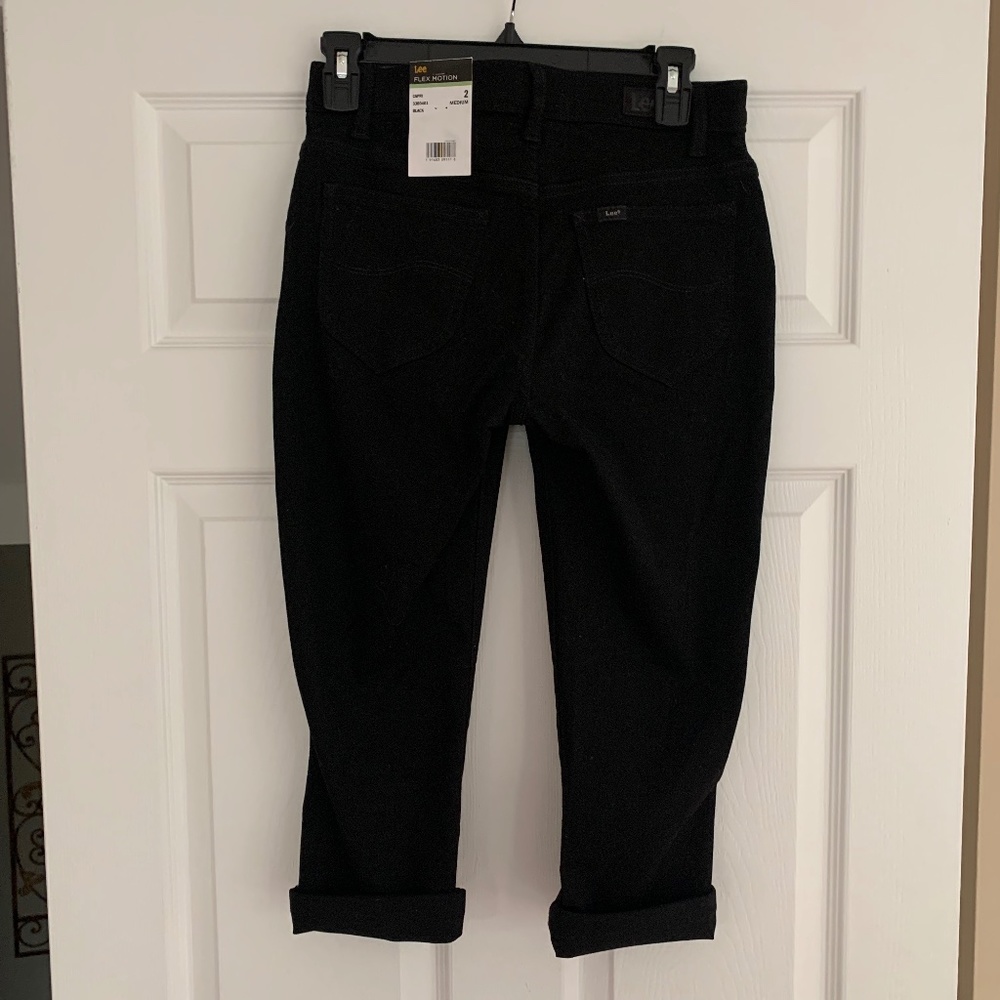 Women's Lee Capris Pants - Picture 4 of 9